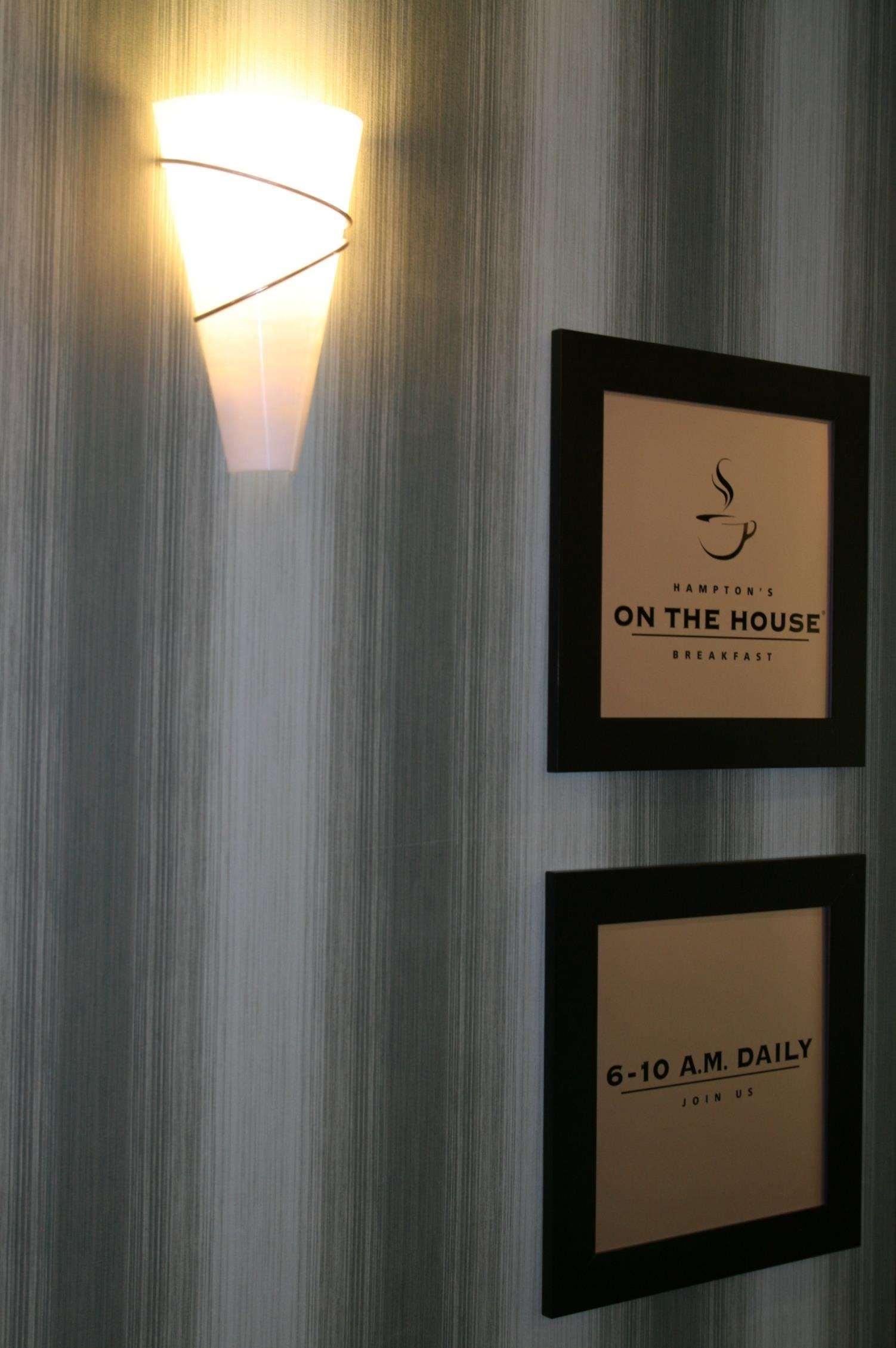 Hotel Hampton By Hilton à Brentwood Extérieur photo