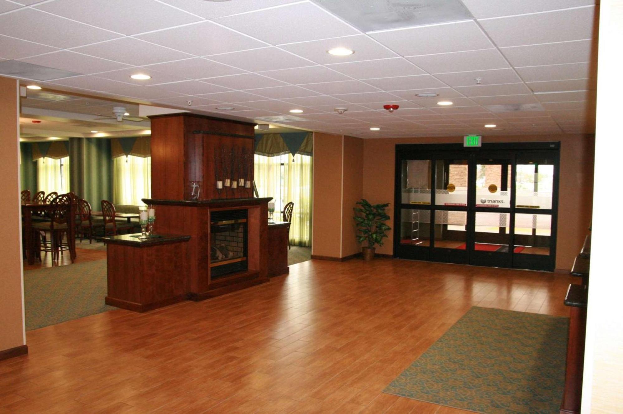 Hotel Hampton By Hilton à Brentwood Extérieur photo