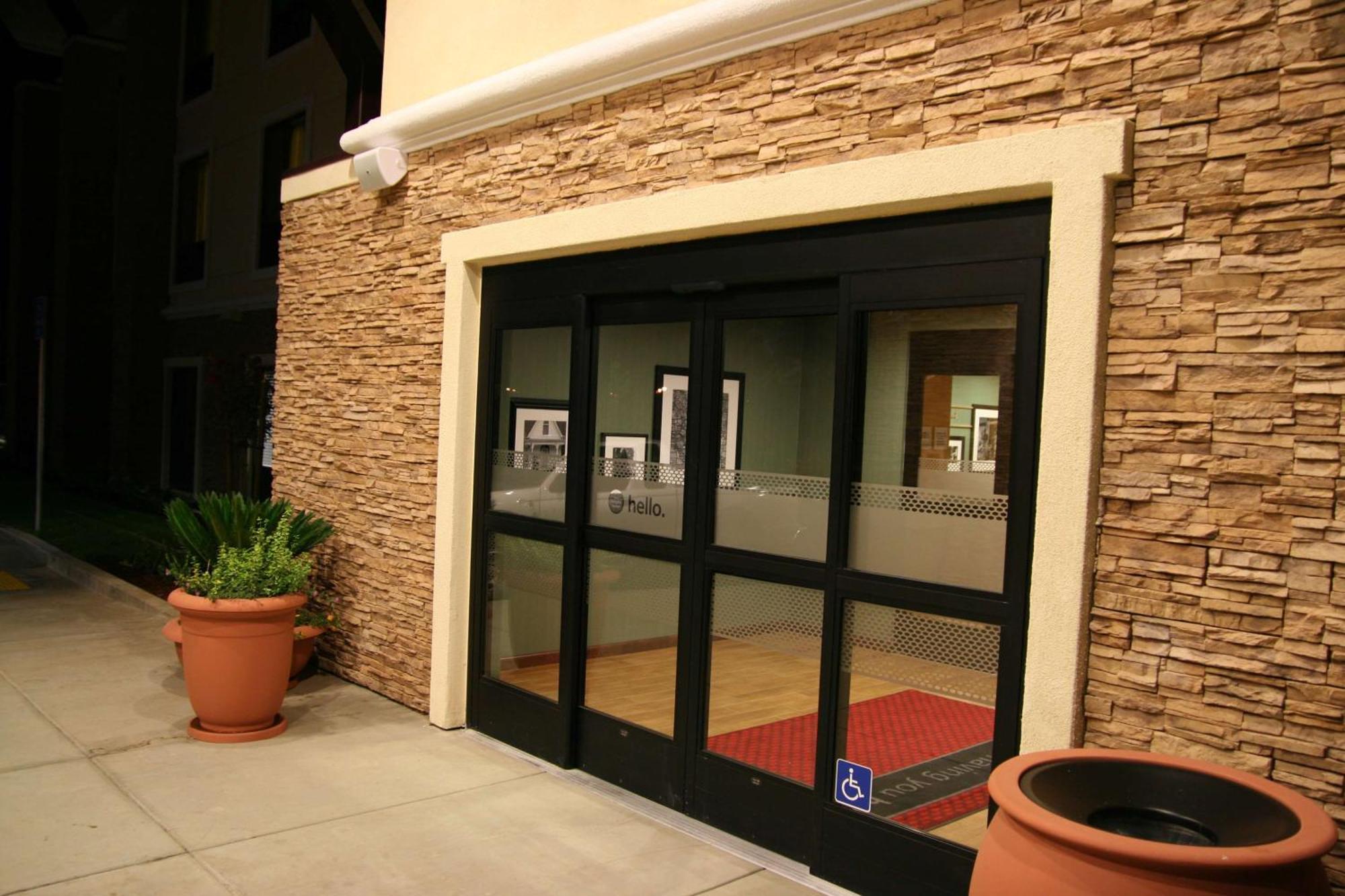 Hotel Hampton By Hilton à Brentwood Extérieur photo